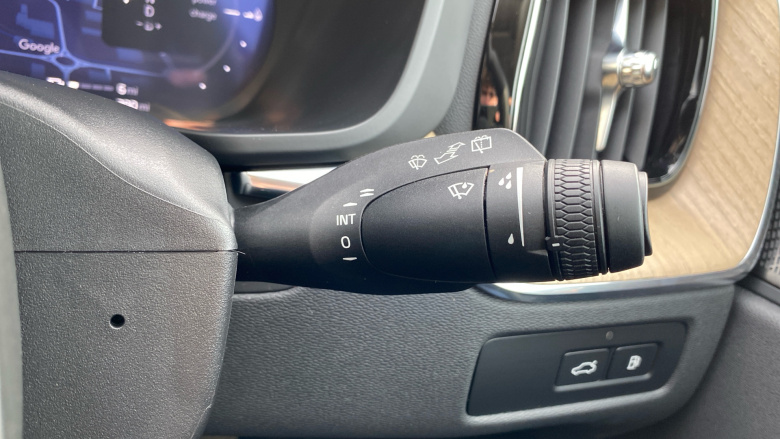 Volvo XC60 2.0 T6 [350] PHEV Plus Dark 5dr AWD Geartronic Estate